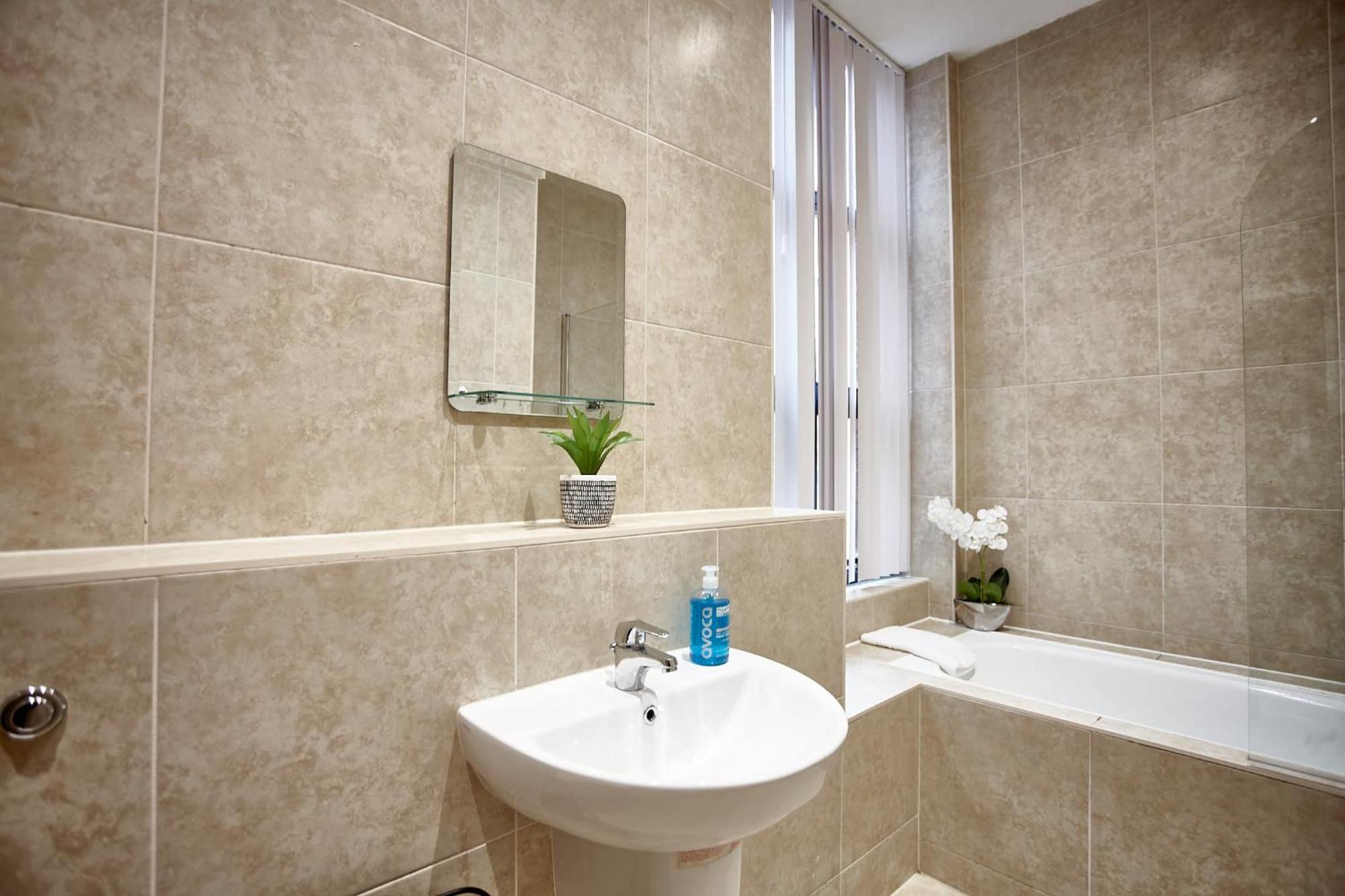The Jade Suite Manchester Exterior foto